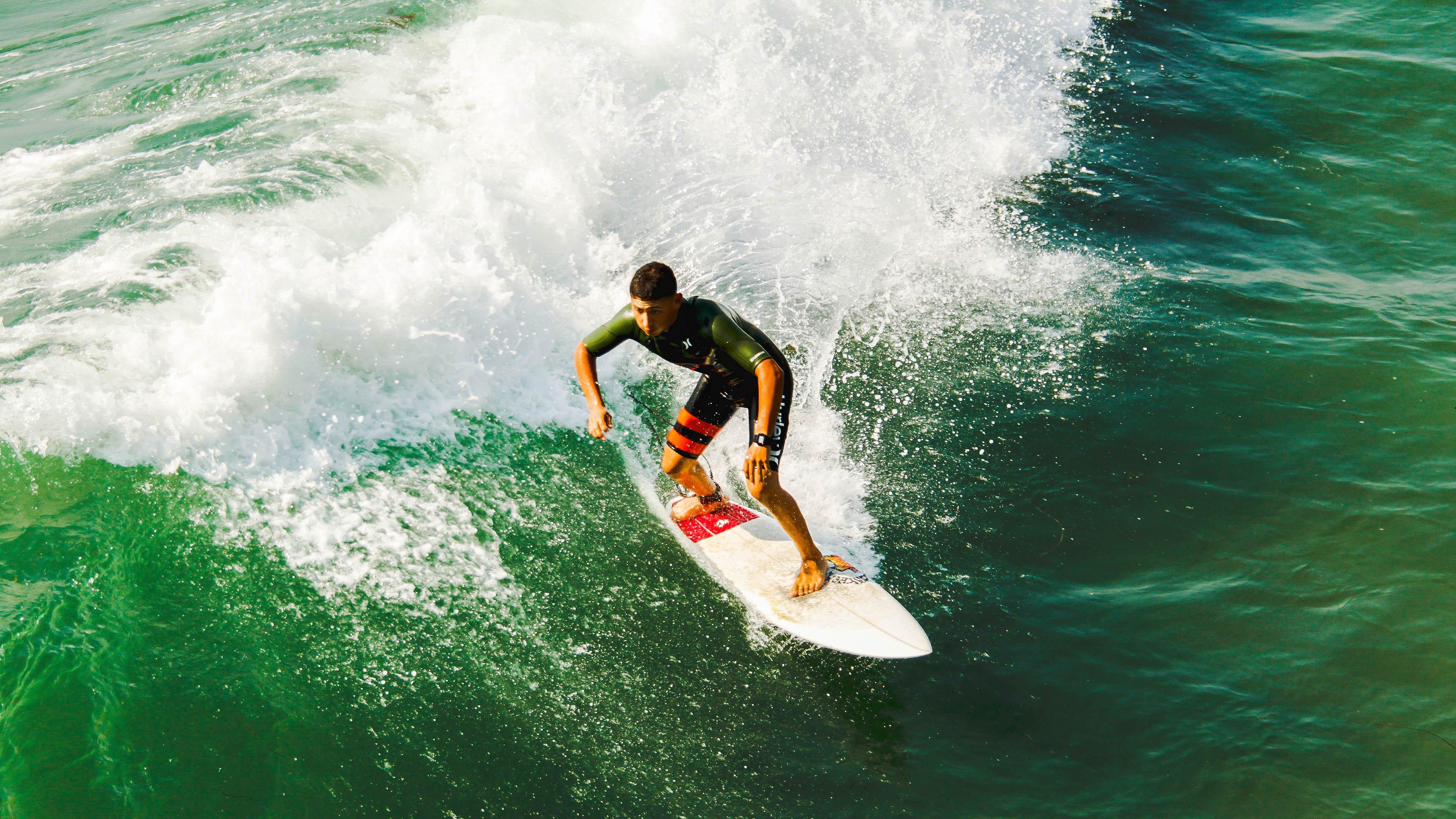 中国攀岩新星闪耀国际赛场，巴黎奥运资格赛再创佳绩