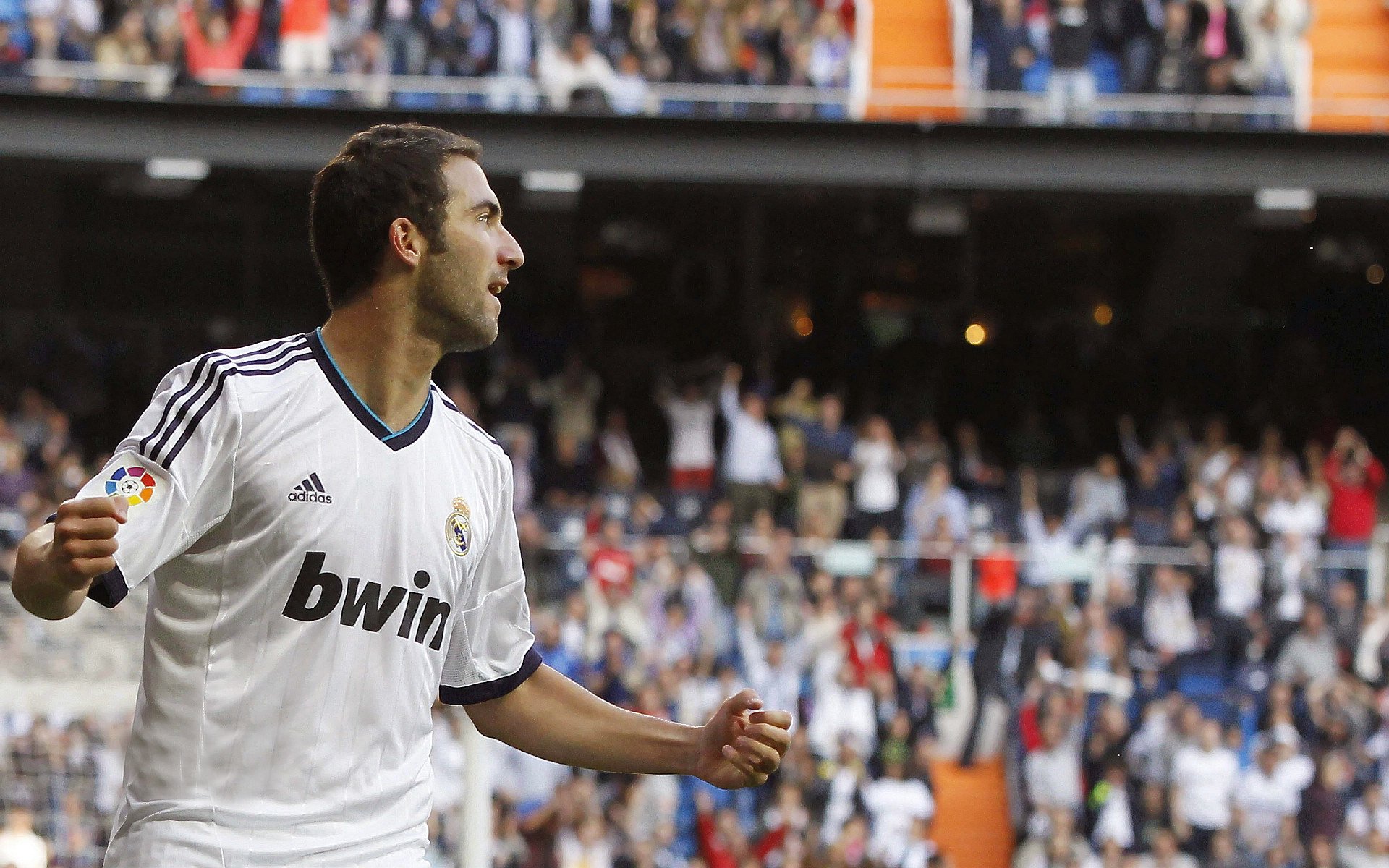 欧冠巅峰对决,皇马绝杀曼城挺进决赛,本泽马加时赛一剑封喉